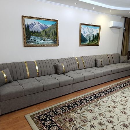 Улица Гоголя 2 Апартаменты 180 Метров Almaty Esterno foto