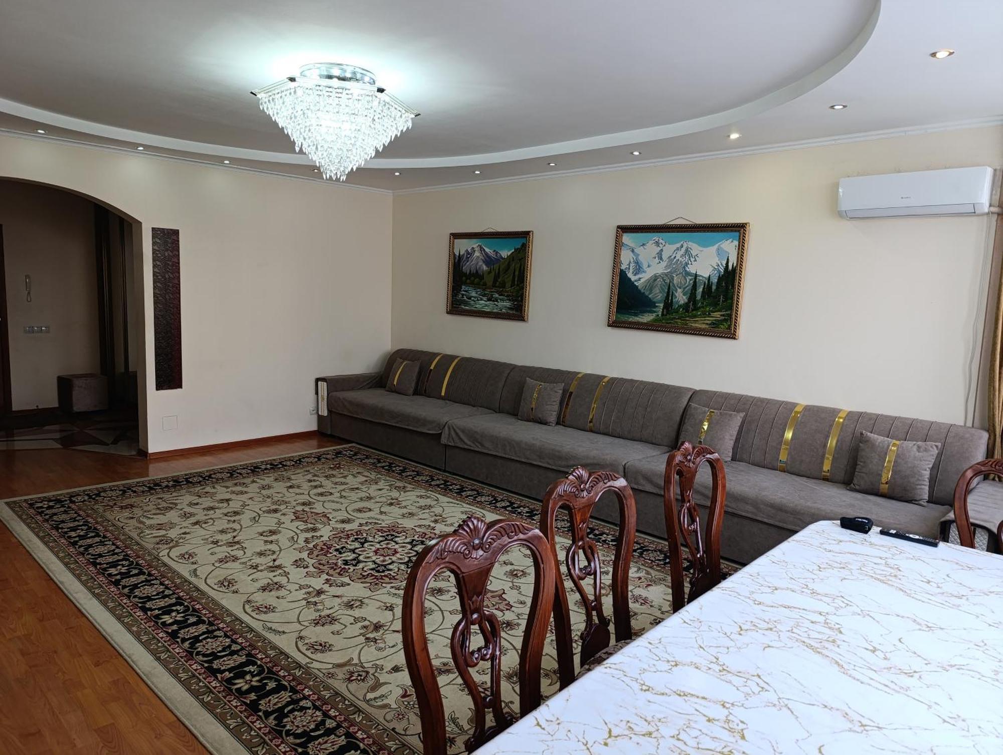Улица Гоголя 2 Апартаменты 180 Метров Almaty Esterno foto
